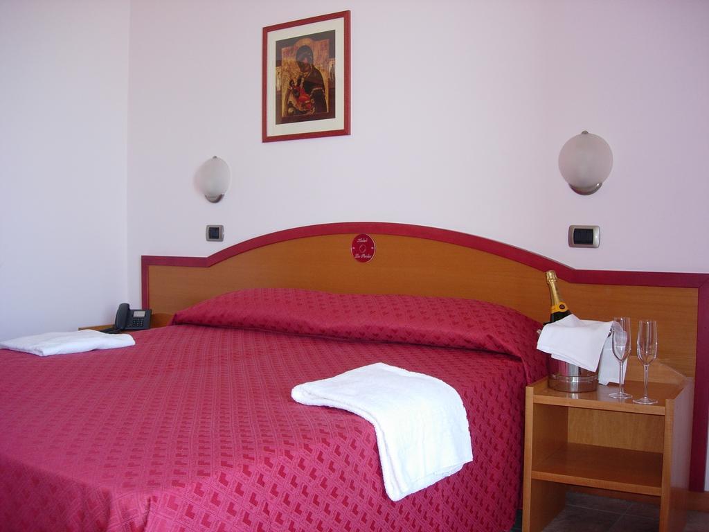 Hotel La Perla Cupra Marittima Room photo