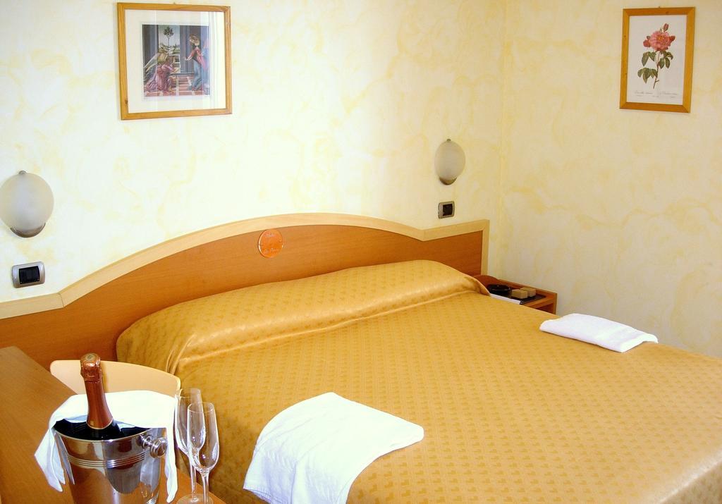Hotel La Perla Cupra Marittima Room photo